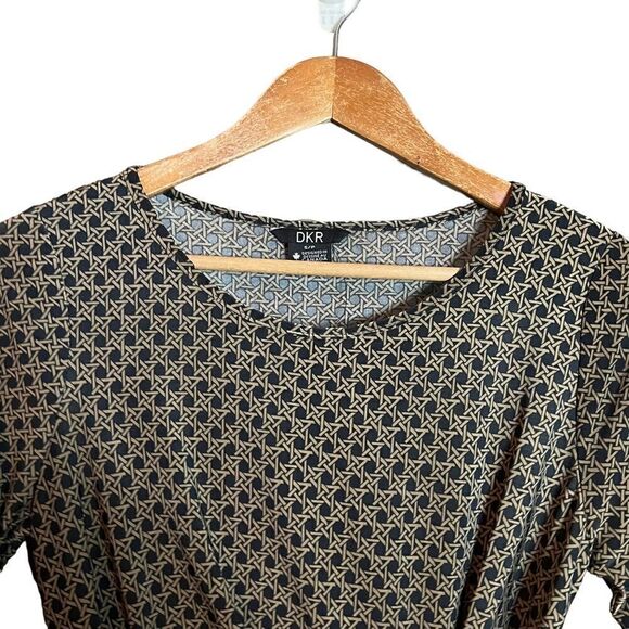 3 for $30! DKR patterned short sleeve blouse - Picture 7 of 10